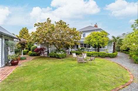 Photo of property in 98 Te Mata Road, Havelock North, 4130