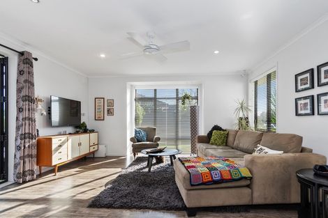 Photo of property in 7 Stenning Place, Papamoa Beach, Papamoa, 3118