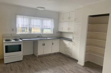 Photo of property in 68 Sutton Crescent, Papakura, 2110