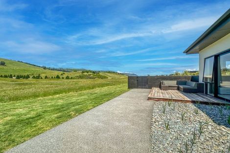 Photo of property in 14 The Fairways, Kinloch, Taupo, 3377