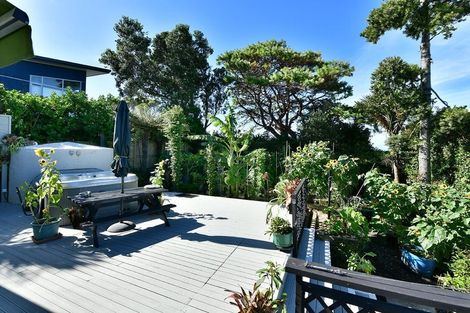 Photo of property in 76a Shakespear Road, Army Bay, Whangaparaoa, 0930