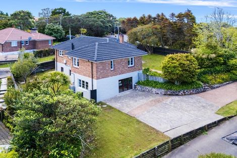 Photo of property in 227 Titirangi Road, Titirangi, Auckland, 0604