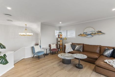 Photo of property in 32 Currell Way, Somerville, Auckland, 2014