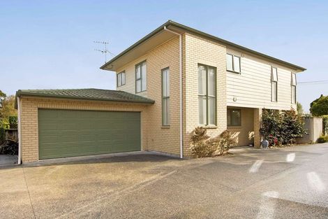 Photo of property in 66a Waimumu Road, Massey, Auckland, 0614