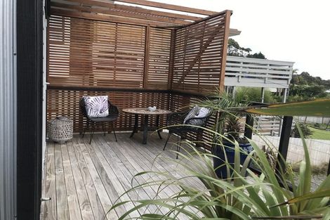 Photo of property in 93 Wade River Road, Stanmore Bay, Whangaparaoa, 0932