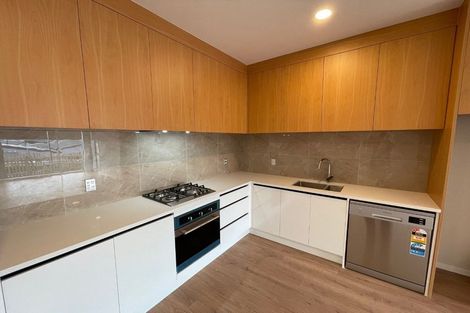 Photo of property in 33a Red Hills Road, Massey, Auckland, 0614