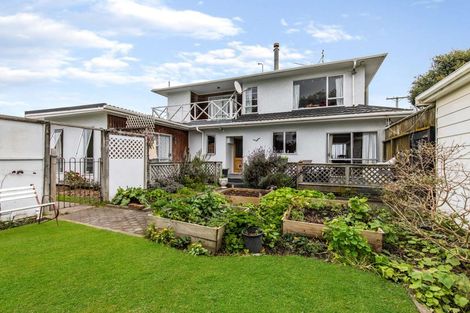 Photo of property in 28 Hood Street, Castlecliff, Whanganui, 4501
