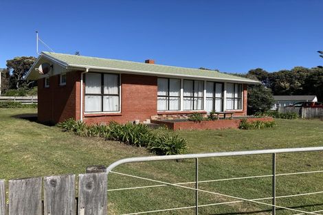 Photo of property in 66 Field Way, Waikanae Beach, Waikanae, 5036