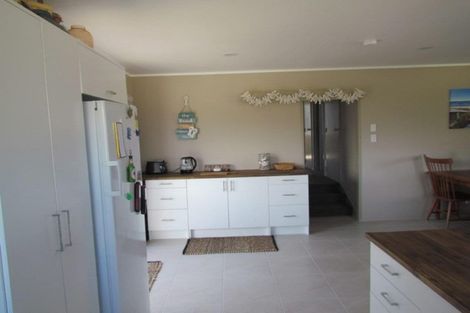 Photo of property in 128 Athenree Road, Athenree, Katikati, 3177