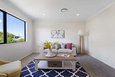 Photo of property in 13 Taipahitini Road, Rosehill, 2113