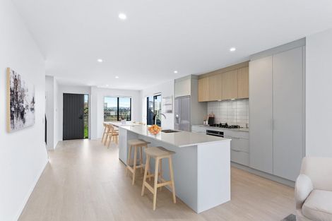 Photo of property in 32 Viridian Avenue, Rosehill, Papakura, 2113