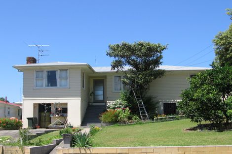 Photo of property in 39 Dundale Avenue, Blockhouse Bay, Auckland, 0600
