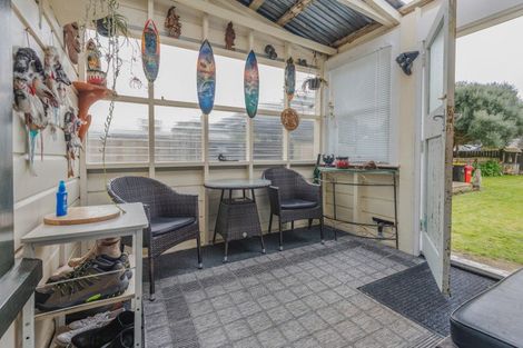 Photo of property in 26 Ross Street, Woodville, 4920