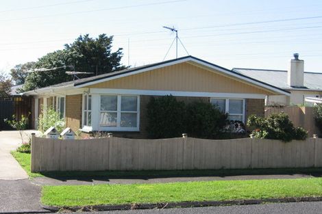 Photo of property in 58b Edgewater Drive, Pakuranga, Auckland, 2010