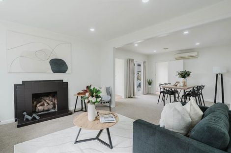 Photo of property in 35 Lake Crescent, Hamilton Lake, Hamilton, 3204