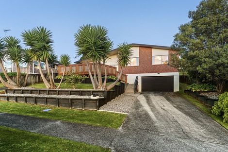 Photo of property in 100 Heta Road, Highlands Park, New Plymouth, 4312