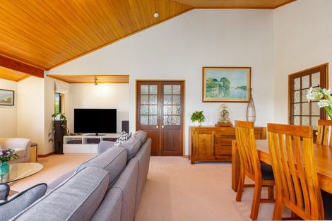 Photo of property in 2/16 Cheviot Road, Lowry Bay, Lower Hutt, 5013