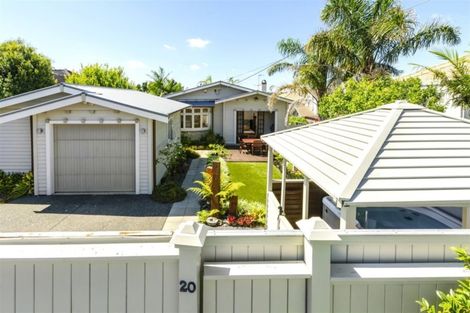 Photo of property in 20 Eversleigh Road, Belmont, Auckland, 0622