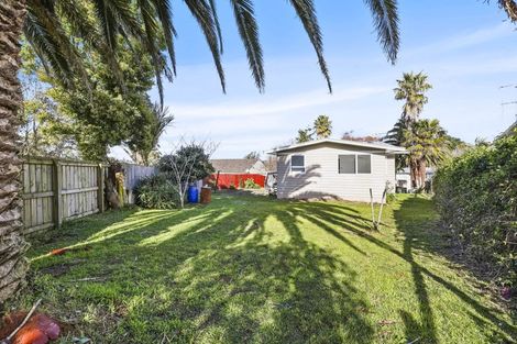 Photo of property in 10 La Trobe Street, Pakuranga Heights, Auckland, 2010
