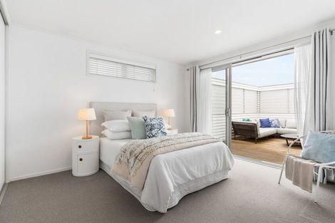 Photo of property in 38 Exmouth Road, Northcote, Auckland, 0627