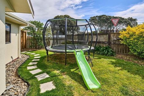 Photo of property in 59 Kapiti Crescent, Titahi Bay, Porirua, 5022