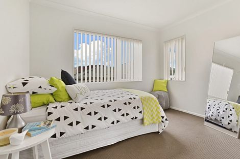 Photo of property in 58 Blanes Road, Weymouth, Auckland, 2103