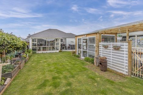 Photo of property in 13 Bickerton Street, Wainoni, Christchurch, 8061