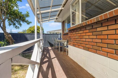 Photo of property in 1/10 May Avenue, Te Atatu South, Auckland, 0610
