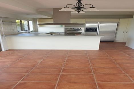 Photo of property in 2/43 Eastcliffe Road, Castor Bay, Auckland, 0620