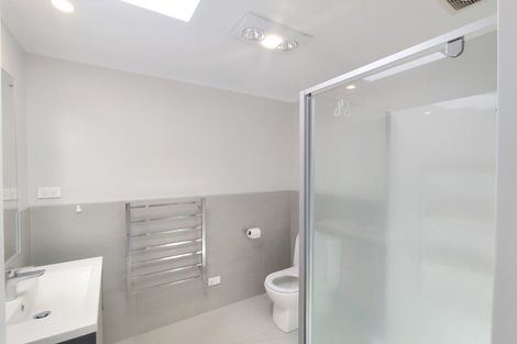 Photo of property in 3 Ambar Ridge Avenue, Massey, Auckland, 0614