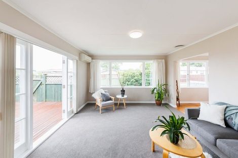 Photo of property in 10 Chester Crescent, West End, Palmerston North, 4410
