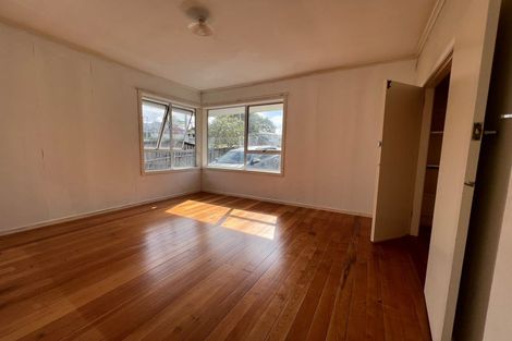 Photo of property in 2 Griffen Park Road, Mount Roskill, Auckland, 1041