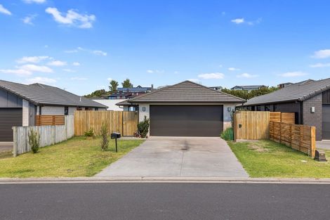 Photo of property in 61 Bert Wall Drive, Omokoroa, 3114