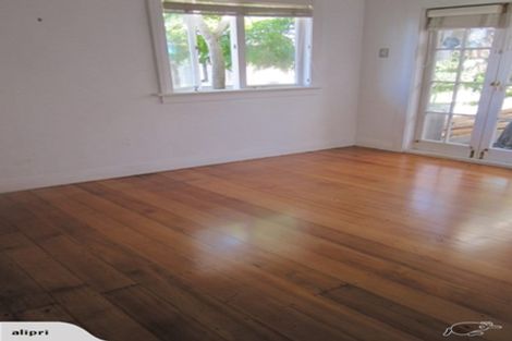 Photo of property in 1/15 Hemi Street, Narrow Neck, Auckland, 0622