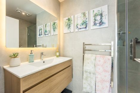 Photo of property in 11a Rockpool Road, Orewa, 0931