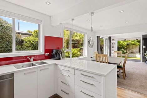 Photo of property in 2/52 Crofton Road, Harewood, Christchurch, 8051