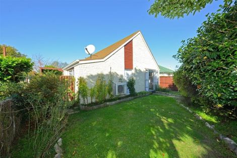 Photo of property in 70 Cutts Road, Russley, Christchurch, 8042