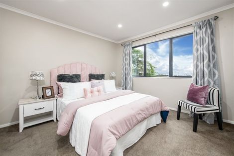 Photo of property in 348b Royal Road, Massey, Auckland, 0614