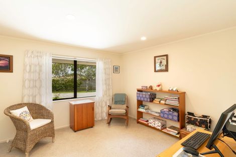 Photo of property in 12 Corfe Castle Lane, Levin, 5510