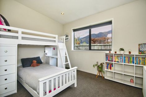 Photo of property in 9 Haddow's Place, Lake Hayes, Queenstown, 9304