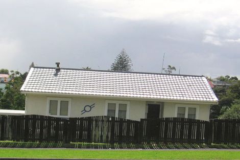 Photo of property in 14 Evans Road, Glen Eden, Auckland, 0602