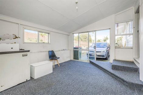 Photo of property in 7 Aden Place, Clendon Park, Auckland, 2103