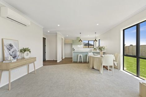 Photo of property in 10 Oak Place, Levin, 5510