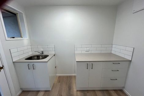 Photo of property in 107 Denise Crescent, Hornby, Christchurch, 8042