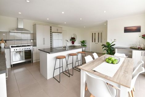 Photo of property in 45 Tindalls Bay Road, Tindalls Beach, Whangaparaoa, 0930