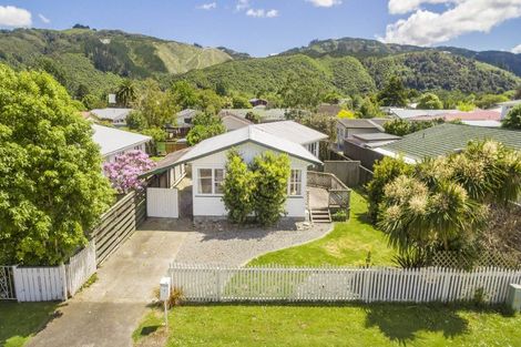 Photo of property in 5 Ruru Crescent, Heretaunga, Upper Hutt, 5018