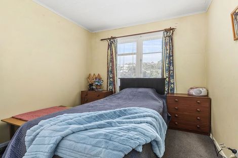 Photo of property in 111 Newlands Road, Newlands, Wellington, 6037