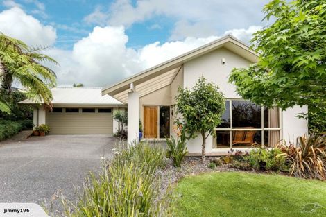 Photo of property in 1 Orlando Close, Frankleigh Park, New Plymouth, 4310