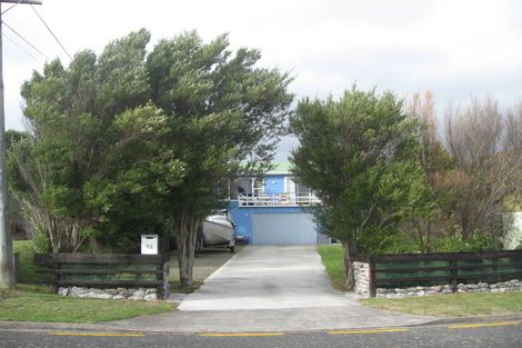 Photo of property in 52 Glen Road, Raumati South, Paraparaumu, 5032