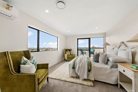 Photo of property in 10 Copperfield Terrace, Mellons Bay, Auckland, 2014